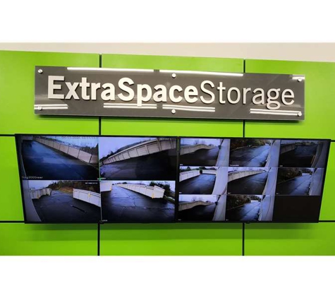 Extra Space Storage - Plainville, CT