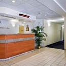 Americas Best Value Inn & Suites Racine - Motels