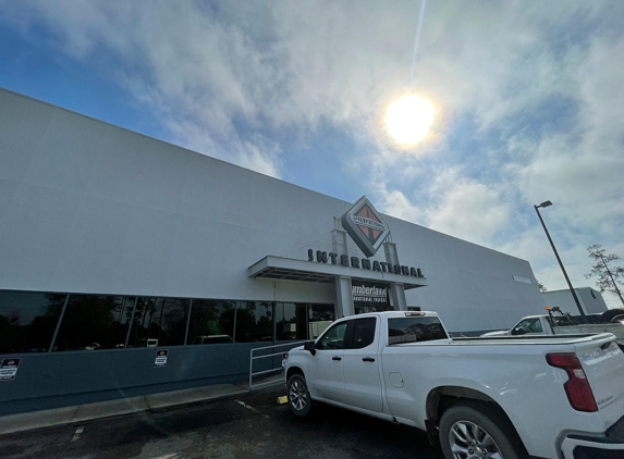 Cumberland International Trucks - Jacksonville, FL