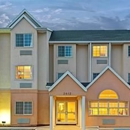Microtel Inn & Suites by Wyndham Bushnell - Hotels