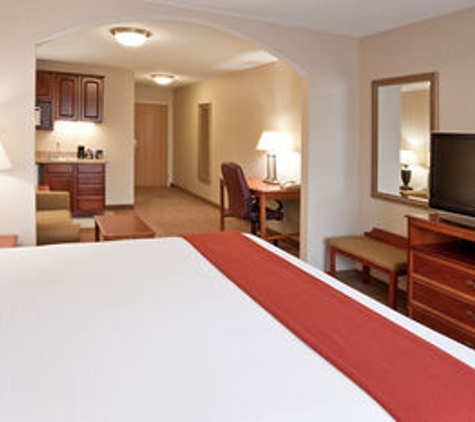 Holiday Inn Express & Suites Grand Blanc - Grand Blanc, MI