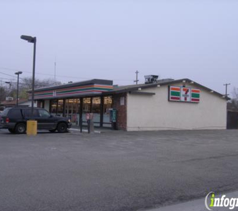 7-Eleven - Fresno, CA