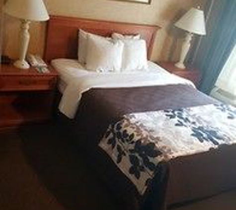 Baymont Inn & Suites - Barstow, CA