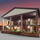 Super 8 by Wyndham Sandusky - Motels