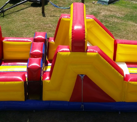 Baileys Bouncies - Brandon, FL. Inflatable Obstacle Course Rental Tampa