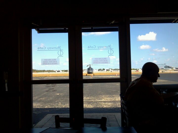 Jet Runway Cafe - Fort Lauderdale, FL 33309