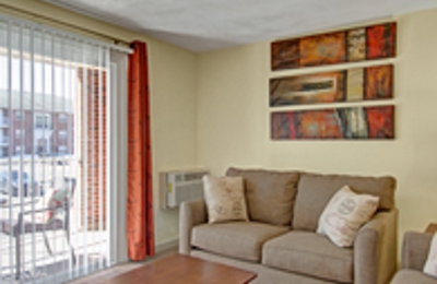 Gardencrest Apartments 20 Middlesex Cir Waltham Ma 02452 Yp Com