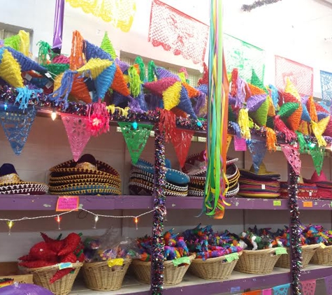 Amols Fiesta & Party Supplies - San Antonio, TX