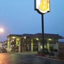 Super 8 by Wyndham Shawnee - Motels