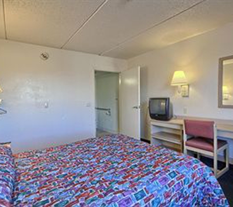 Motel 6 - Madison Heights, MI