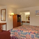 Days Inn by Wyndham Fresno South - Motels