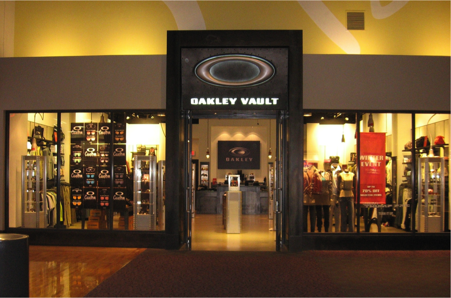 oakley vault store