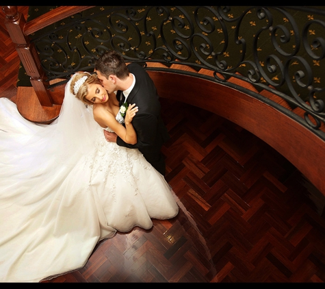 Dale Wright Portrait Maker. We Provide Prompt & Professional Service