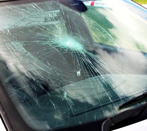 DY Valley Windscreens - Yarra Glen, VIC. We Supply & Fit For Front, Side & Rear Windows