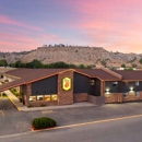 Super 8 by Wyndham Columbus - Hotels
