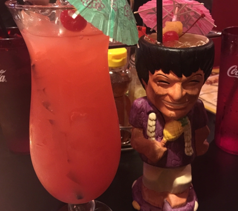Fong's Pizza - Des Moines, IA. Tiki drinks