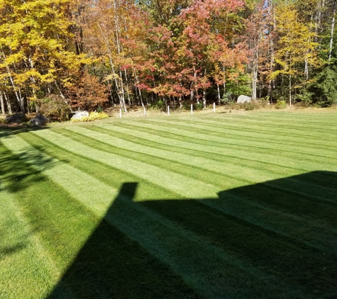 Stacy Lawn & Landscape - Milford, NH. Weekly Lawn Mowing In Amherst NH