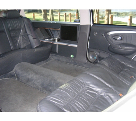 Burbank Central Coast & Lake Macquarie Hire Cars & Limousines services - Berkeley Vale, NSW