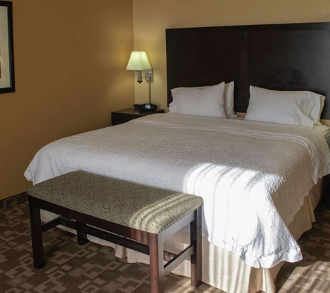 Hampton Inn & Suites-Knoxville/North I-75 - Knoxville, TN