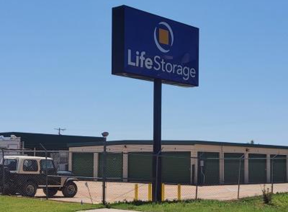 Life Storage - Mustang, OK