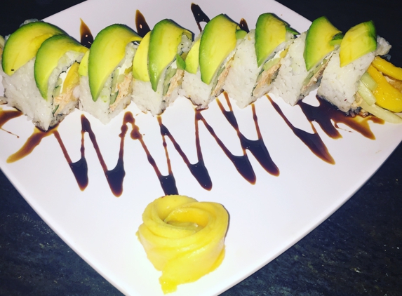 Hikari Uni Sushi - Phoenix, AZ. Mango n Avacodo roll