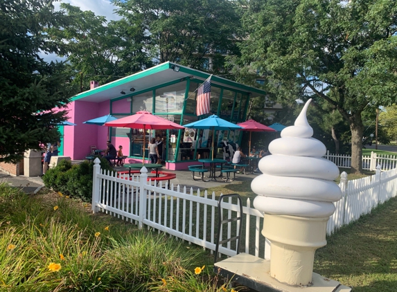 Sunny Daes Ice Cream - Stamford, CT