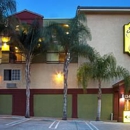 Super 8 by Wyndham Los Angeles Downtown - Hotels