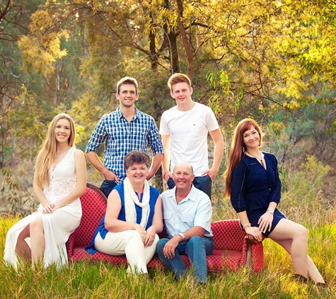 Dale Wright Portrait Maker. We Provide Latest Technology, Design & Creativity