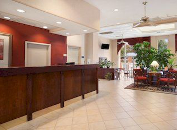 Baymont Inn & Suites - Warrenton, VA