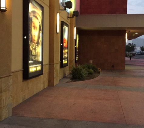 Maya Cinemas 16 - Bakersfield, CA. Best movie theater in kern county