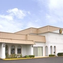 Super 8 by Wyndham Morton Grove/Chicago - Motels