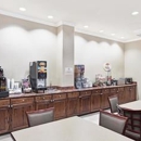Super 8 by Wyndham IAH West/Greenspoint - Hotels
