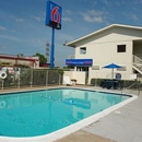 Motel 6 - Motels