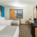 Super 8 by Wyndham Lincoln West - Motels