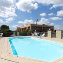 Super 8 by Wyndham Clarksville Northeast - Hotels