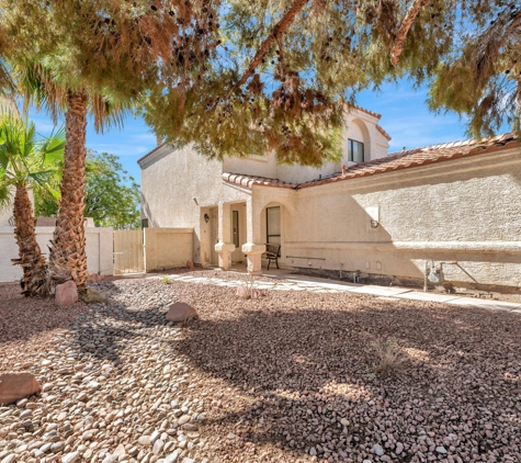 Randy Milmeister Realtor & Probate Specialist Las Vegas / Henderson NV - Henderson, NV. HOUSE FOR SALE IN HENDERSON! OUTSTANDING OPPORTUNITY TO OWN IN THE HEART OF GREEN VALLEY. 3 BEDROOM, 3 BATH, 2 CAR GARAGE HOME.