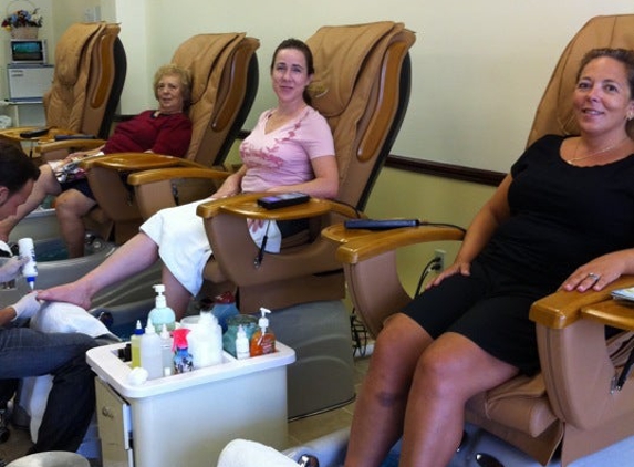 Royal Nails & Spa - Charleston, SC