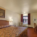 Super 8 by Wyndham Lynchburg VA - Hotels