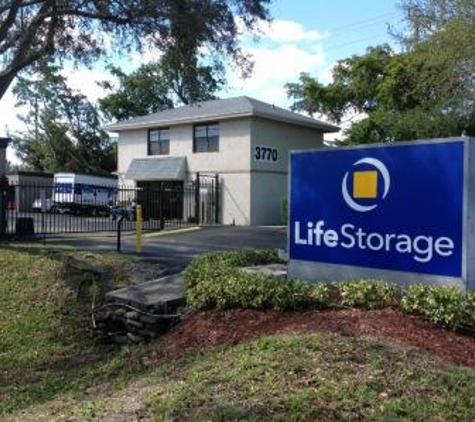 Life Storage - Lake Worth, FL