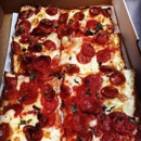 Cloverleaf Pizza - Pizza