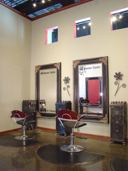 The Upper Hand Salon: Royal Oaks - Houston, TX