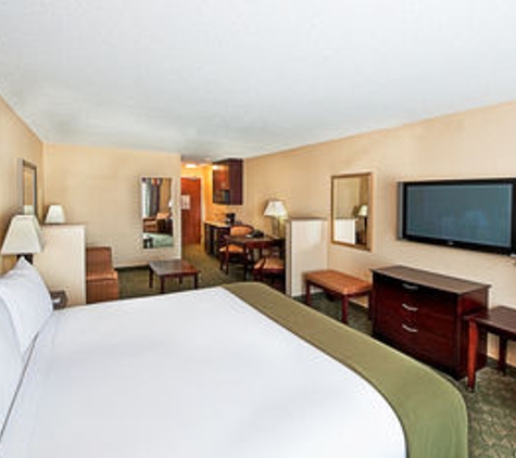 Holiday Inn Express & Suites El Paso I-10 East - El Paso, TX