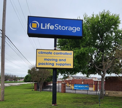 Extra Space Storage - Fort Worth, TX