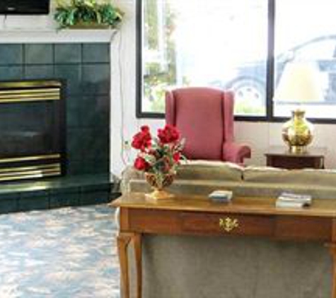 Mountain Melodies Inn & Suites - Pigeon Forge, TN