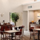 Days Inn & Suites by Wyndham Memphis East - Motels