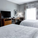 Hampton Inn & Suites Chesapeake-Square Mall - Hotels