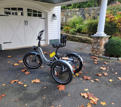 CT Custom Carts - Norwalk, CT. A Lectric XP Trike delivered to another happy customer!