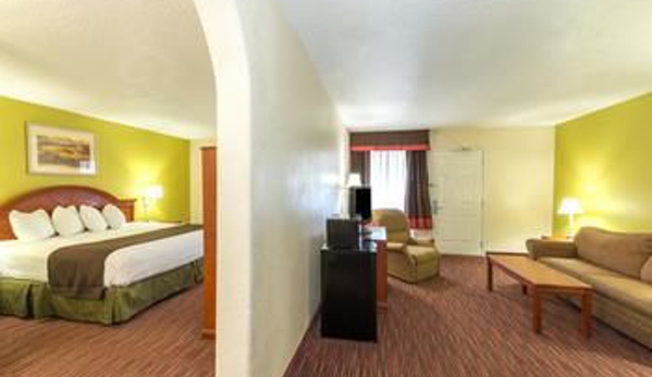 Baymont Inn & Suites - Louisville, KY