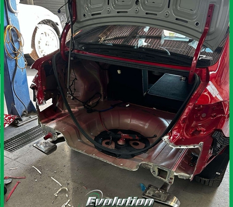 Evolution Crash Repairs - Blair Athol, SA