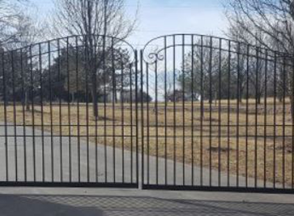 Burge Tom Fence & Iron Inc - Overland Park, KS